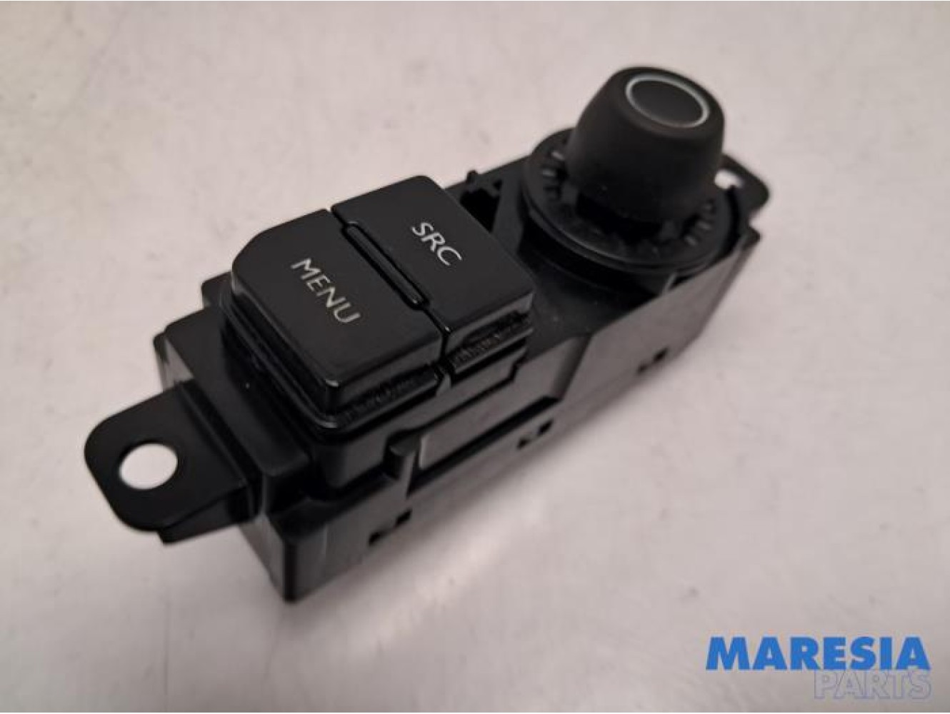Peugeot - 208 - Panneau de commandes navigation