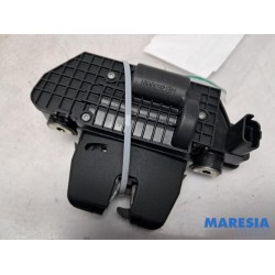 Peugeot - 208 - Tailgate lock mechanism