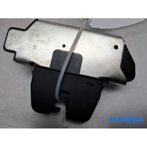 Peugeot - 208 - Tailgate lock mechanism