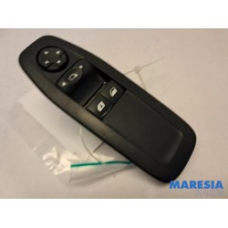 Peugeot - 208 - Multi-functional window switch