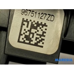 Peugeot - 208 - Multi-functional window switch