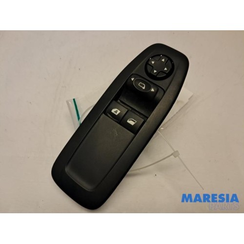 Peugeot - 208 - Multi-functional window switch