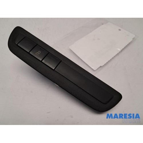 Peugeot - 208 - ESP switch