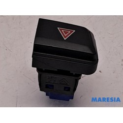 Peugeot - 208 - Panic lighting switch