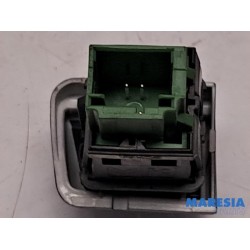 Peugeot - 208 - Central locking switch