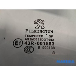 Peugeot - 208 - Portierruit 4Deurs links-achter