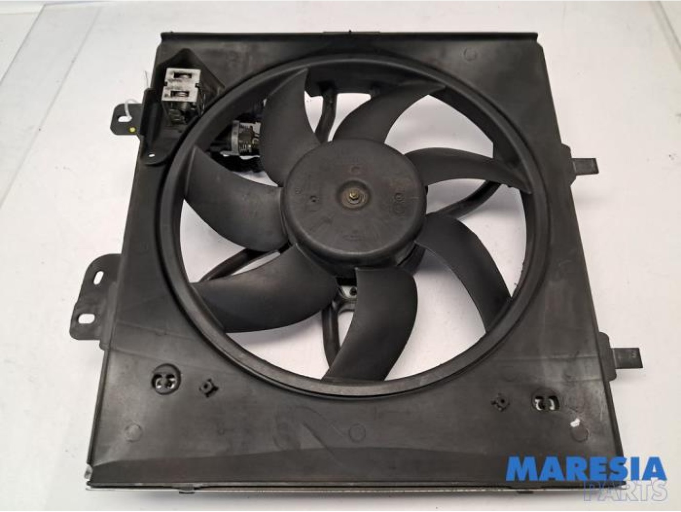Peugeot - 208 - Fan motor