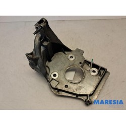 Peugeot - 308 - Stütze Dieselpumpe