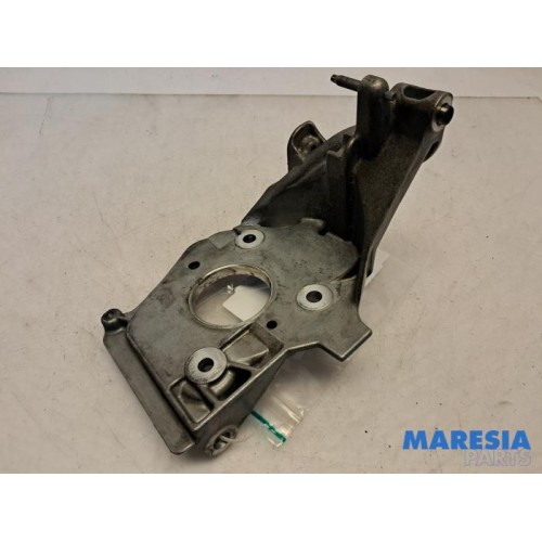Peugeot - 308 - Stütze Dieselpumpe