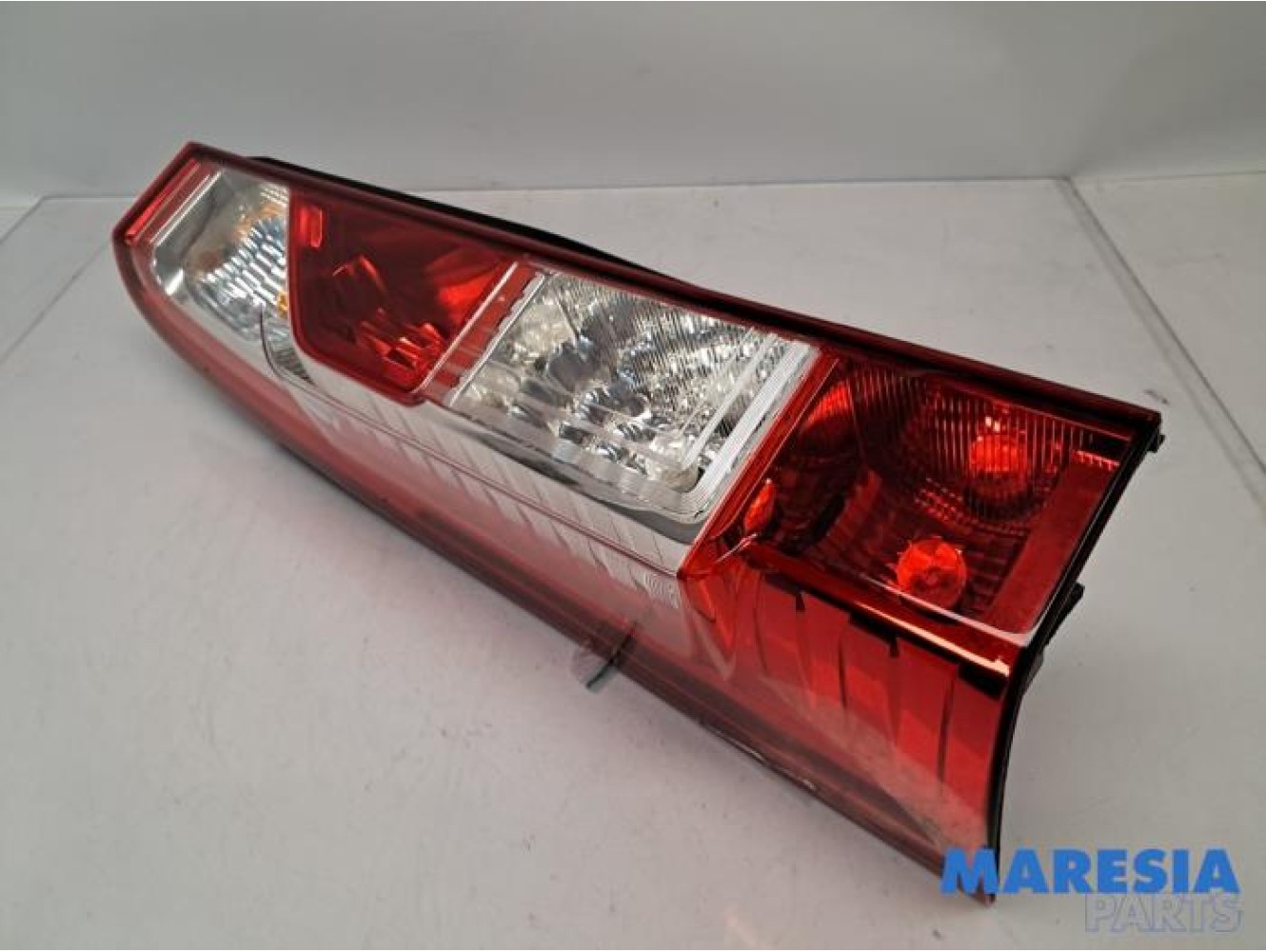 Renault - Master - Taillight, left