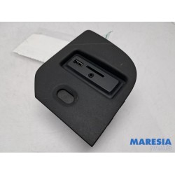 Renault - Master - AUX/USB aansluiting