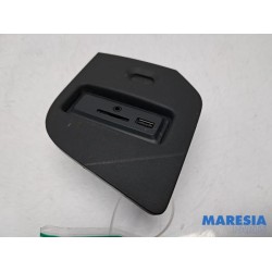 Renault - Master - AUX/USB aansluiting