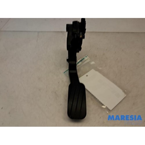 Renault - Master - Accelerator pedal