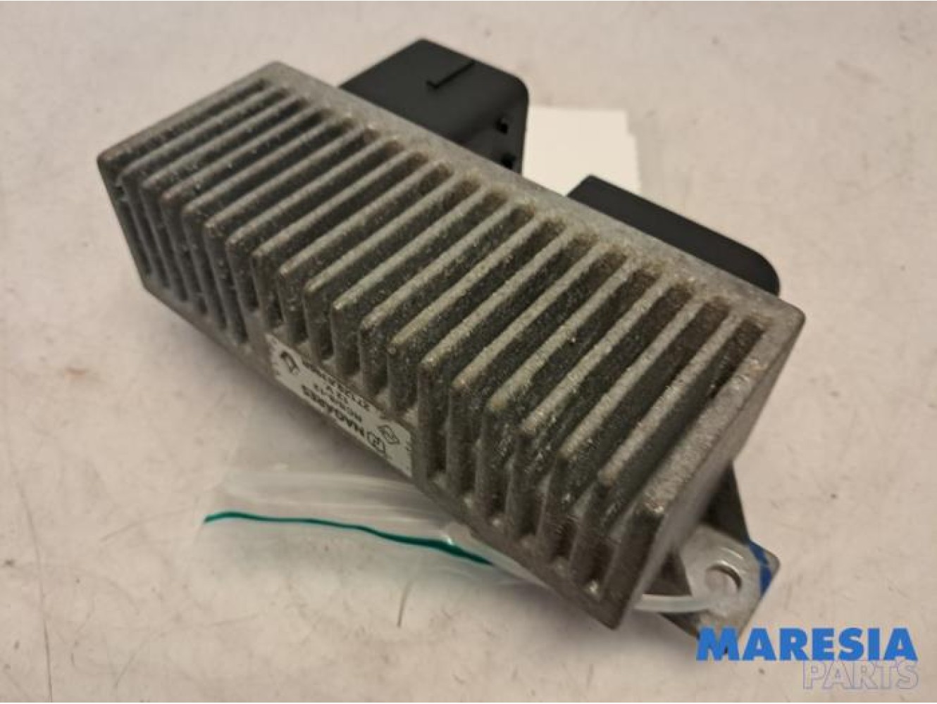Renault - Master - Glow plug relay