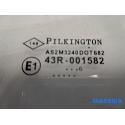 Renault - Master - Quarter light, front left