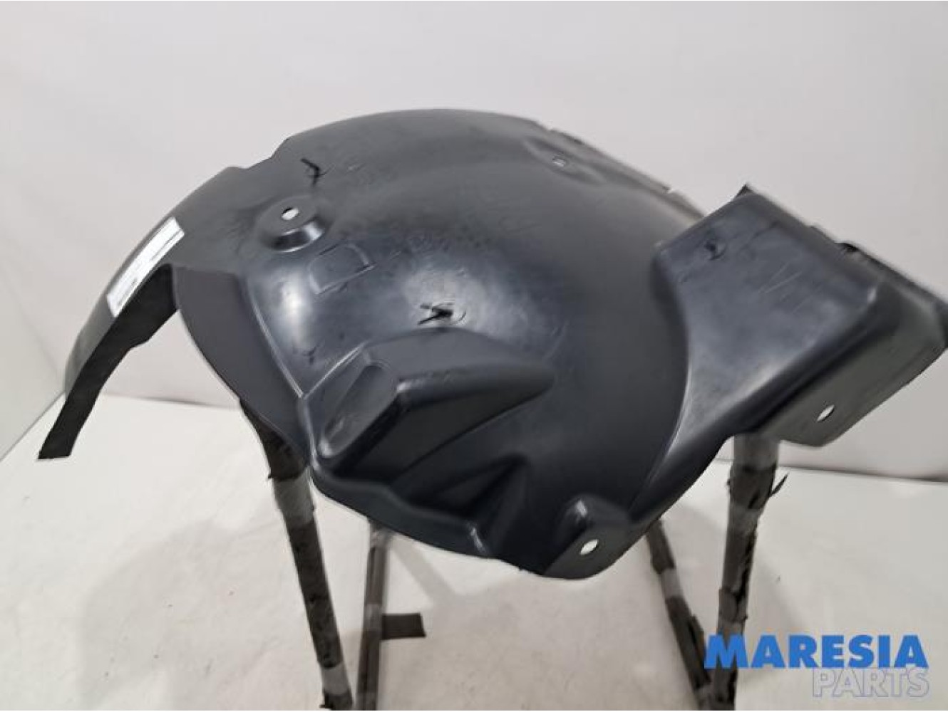 Renault - Master - Wheel arch liner