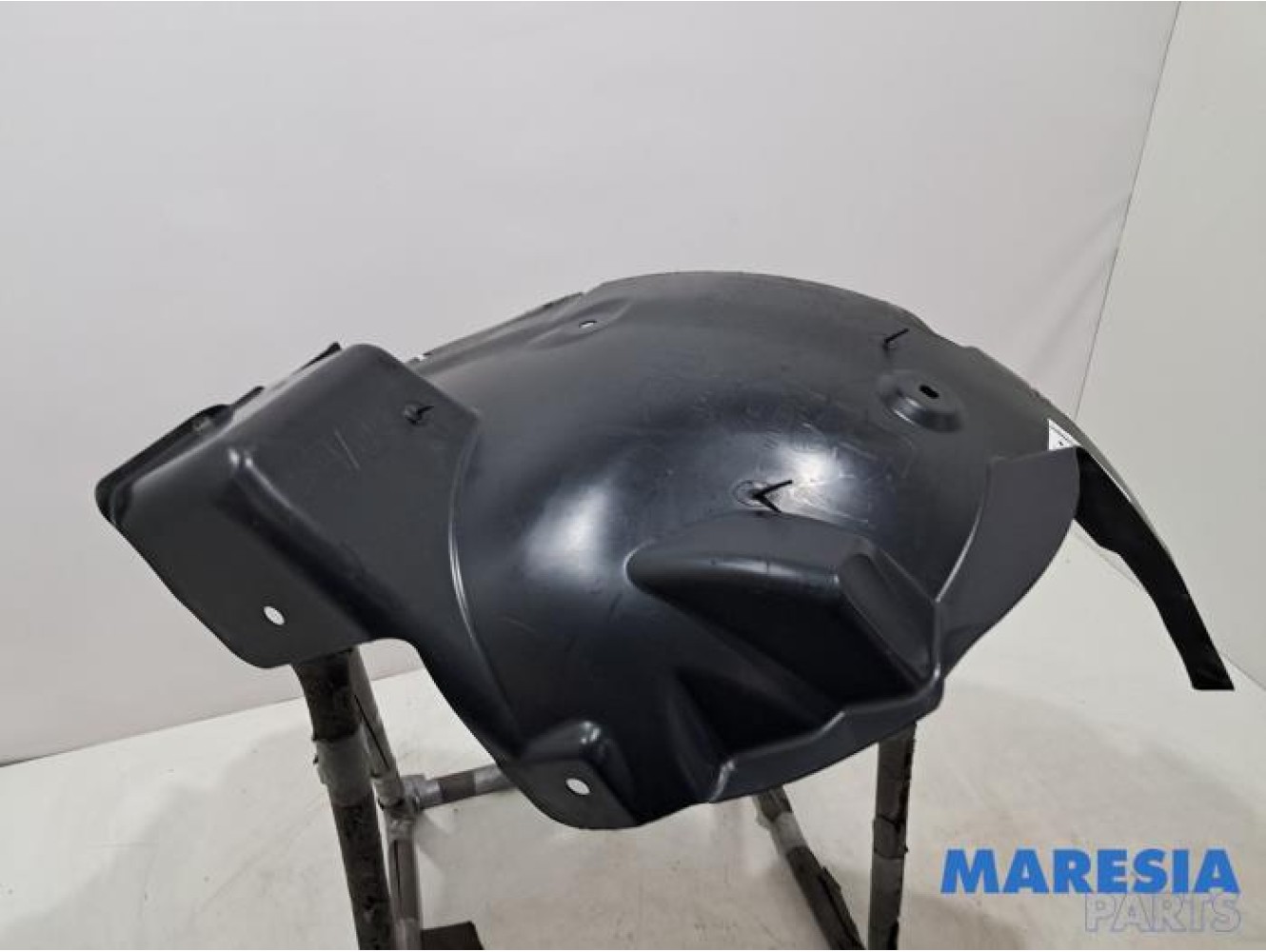 Renault - Master - Wheel arch liner