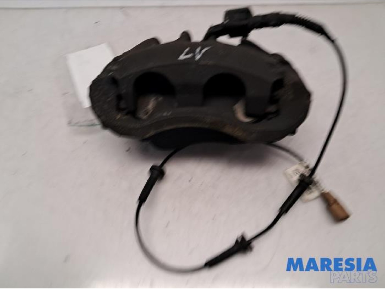 Renault - Master - Front brake calliper, left