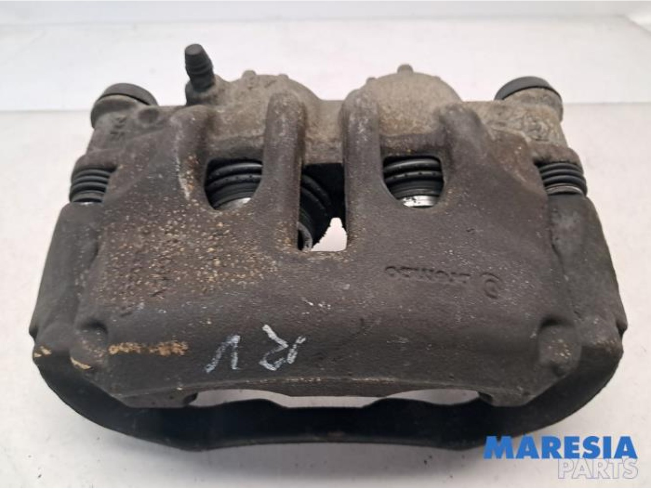 Renault - Master - Front brake calliper, right