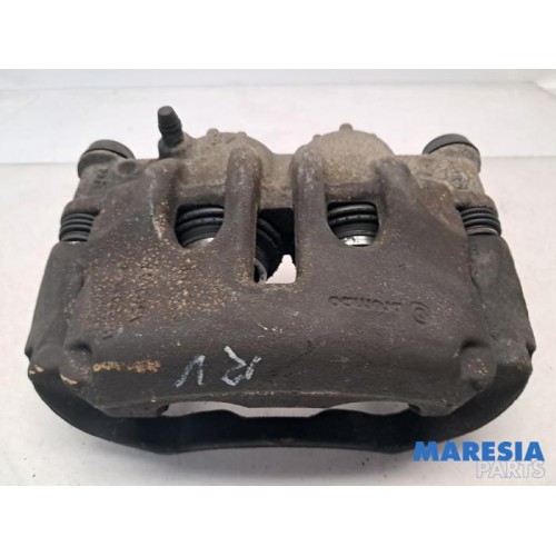 Renault - Master - Front brake calliper, right