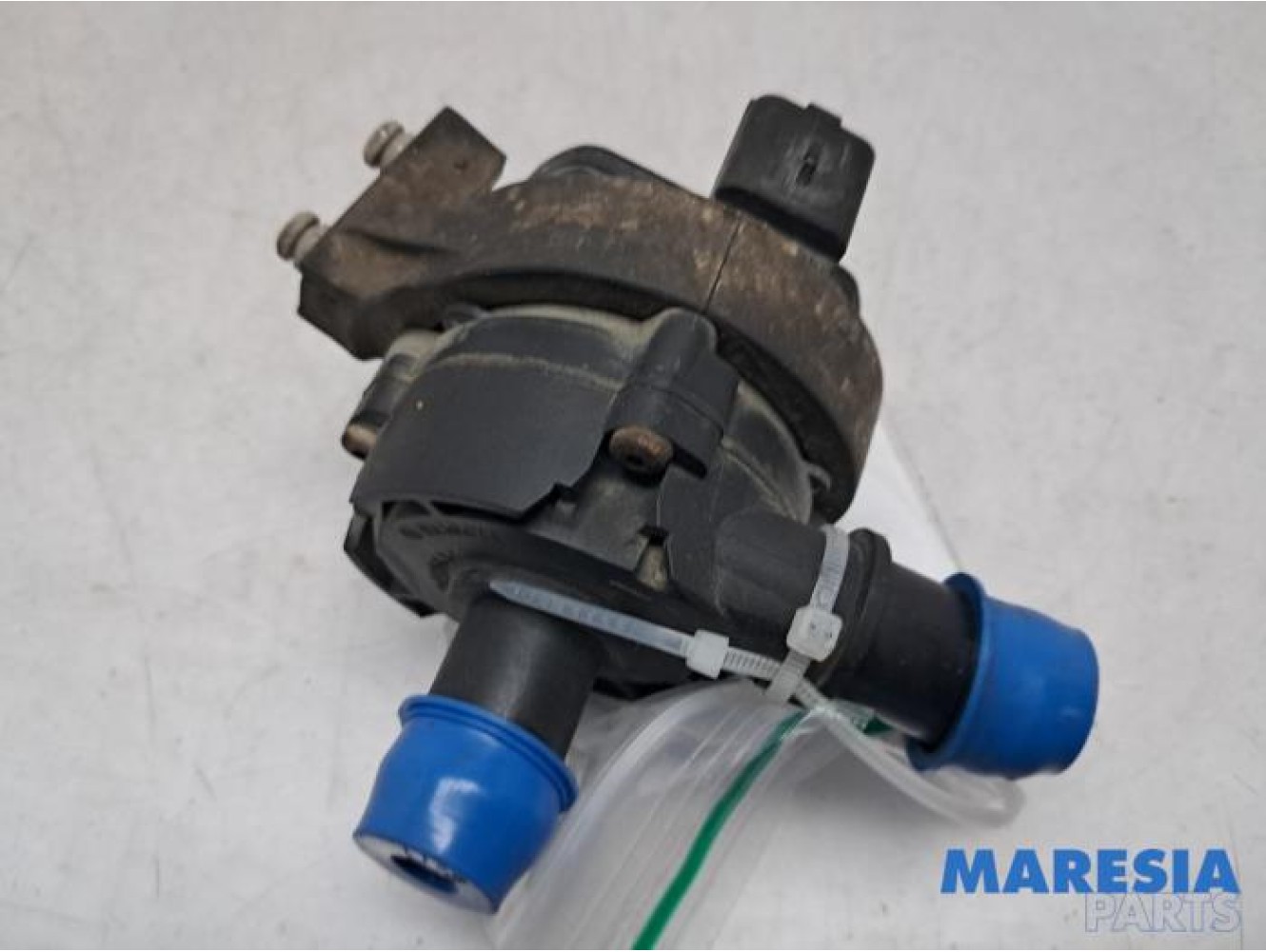 Renault - Master - Additional water pump