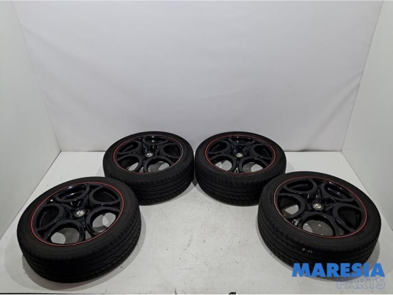 Alfa Romeo - Mito - Sportvelgenset + banden