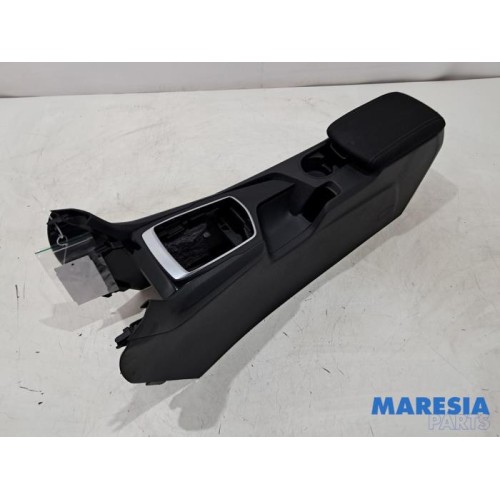 Peugeot - 308 - Middle console