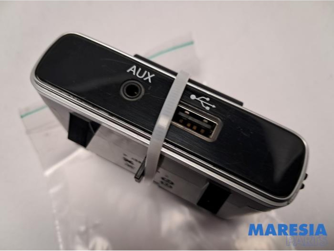 Fiat - 500 - AUX/USB aansluiting