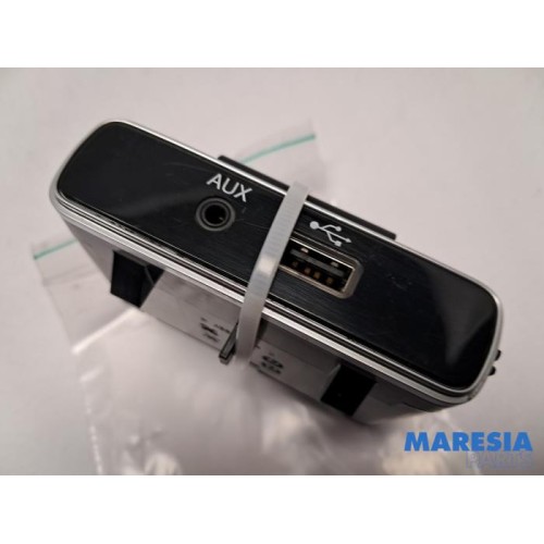 Fiat - 500 - AUX/USB aansluiting