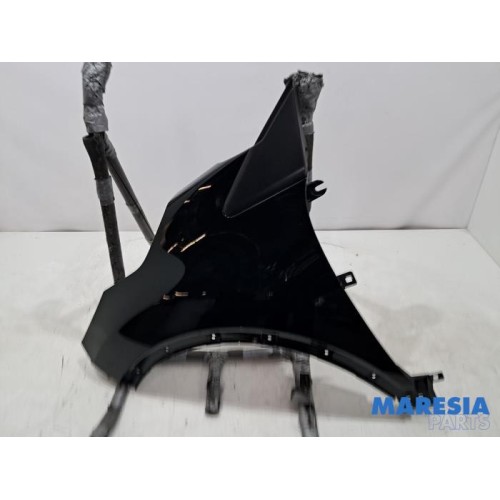 Renault - Captur - Front wing, left