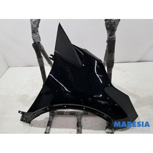 Renault - Captur - Front wing, right