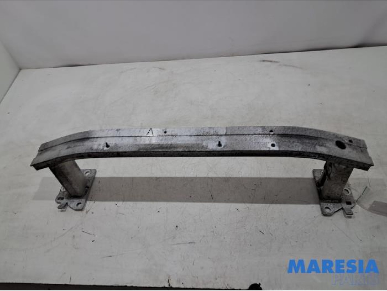 Renault - Captur - Front bumper frame