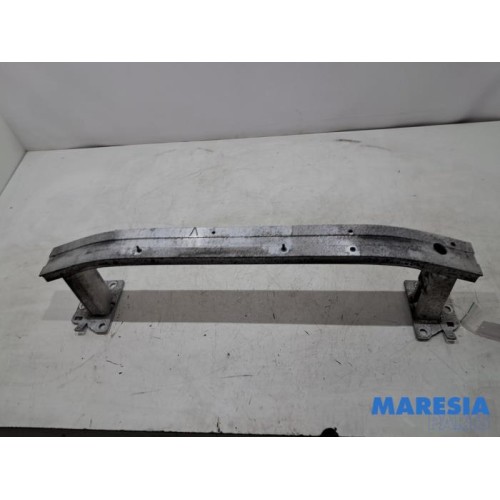 Renault - Captur - Front bumper frame
