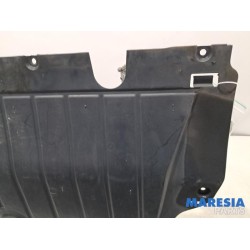 Renault - Captur - Engine protection panel