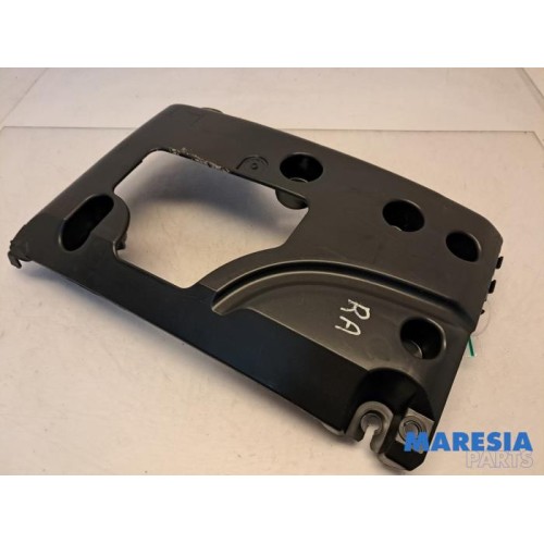 Renault - Master - Bumperframe achter