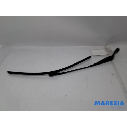 Peugeot - 308 - Front wiper arm