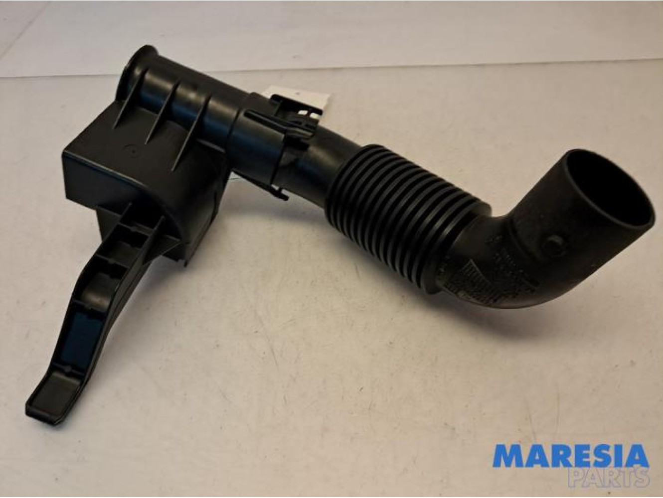 Peugeot - 208 - Air intake hose