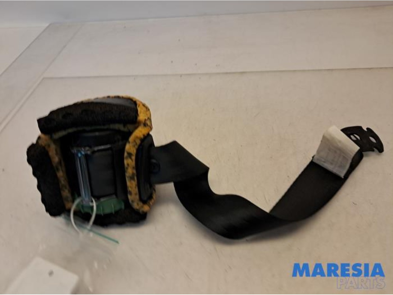 Alfa Romeo - Mito - Rear seatbelt, right