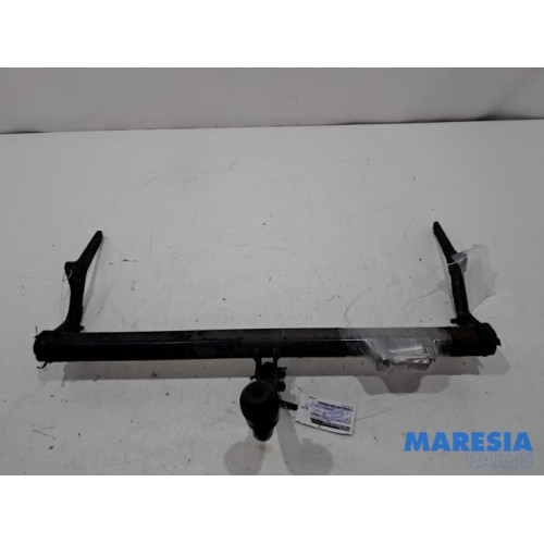 Renault - Captur - Towbar