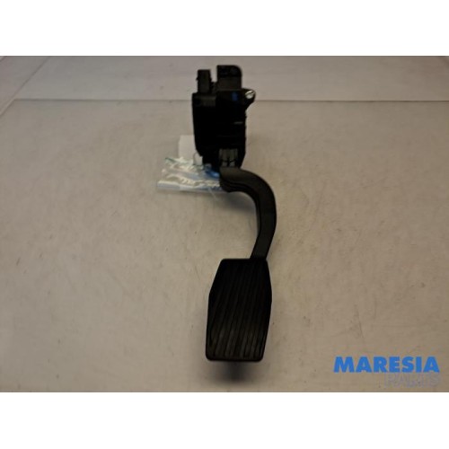 Alfa Romeo - Mito - Accelerator pedal