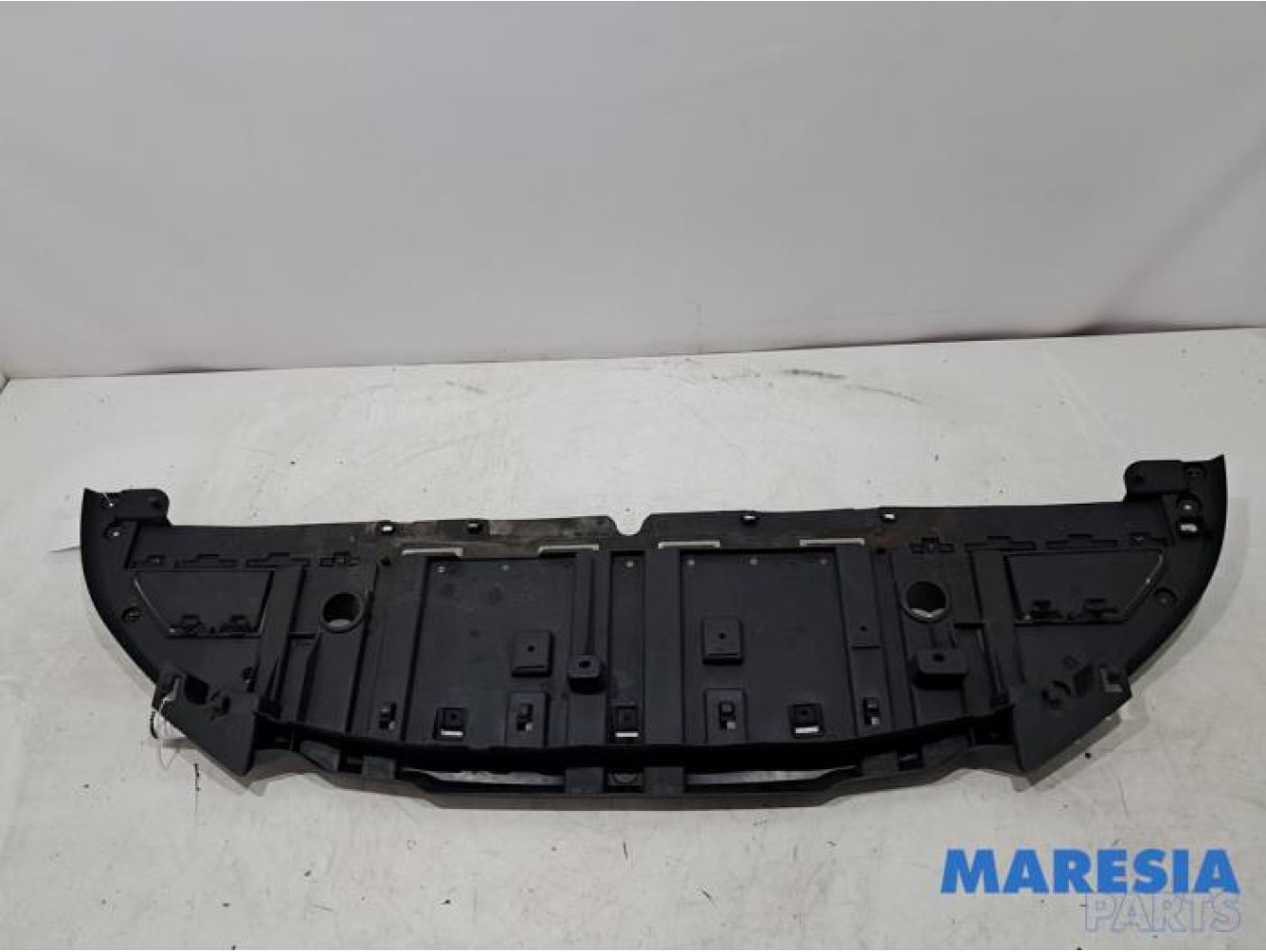 Renault - Captur - Bumper bottom
