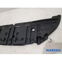Renault - Captur - Bumper bottom
