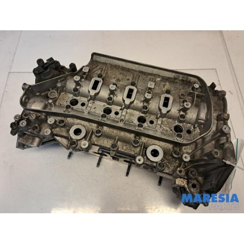 Opel - Vivaro - Cylinder head