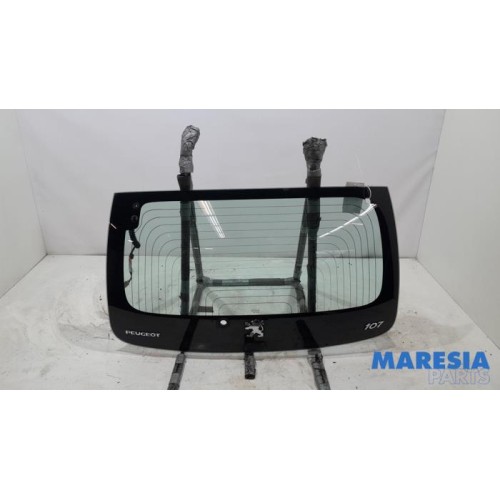 Peugeot - 107 - Rear window