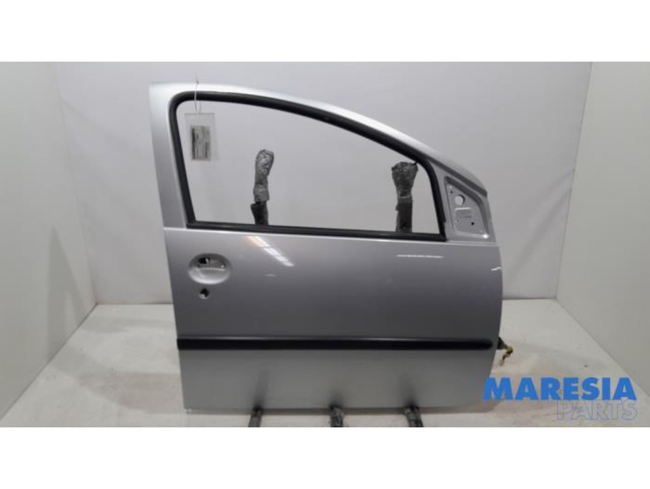 Peugeot - 107 - Front door 4-door, right