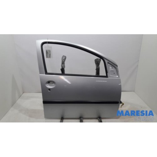 Peugeot - 107 - Front door 4-door, right
