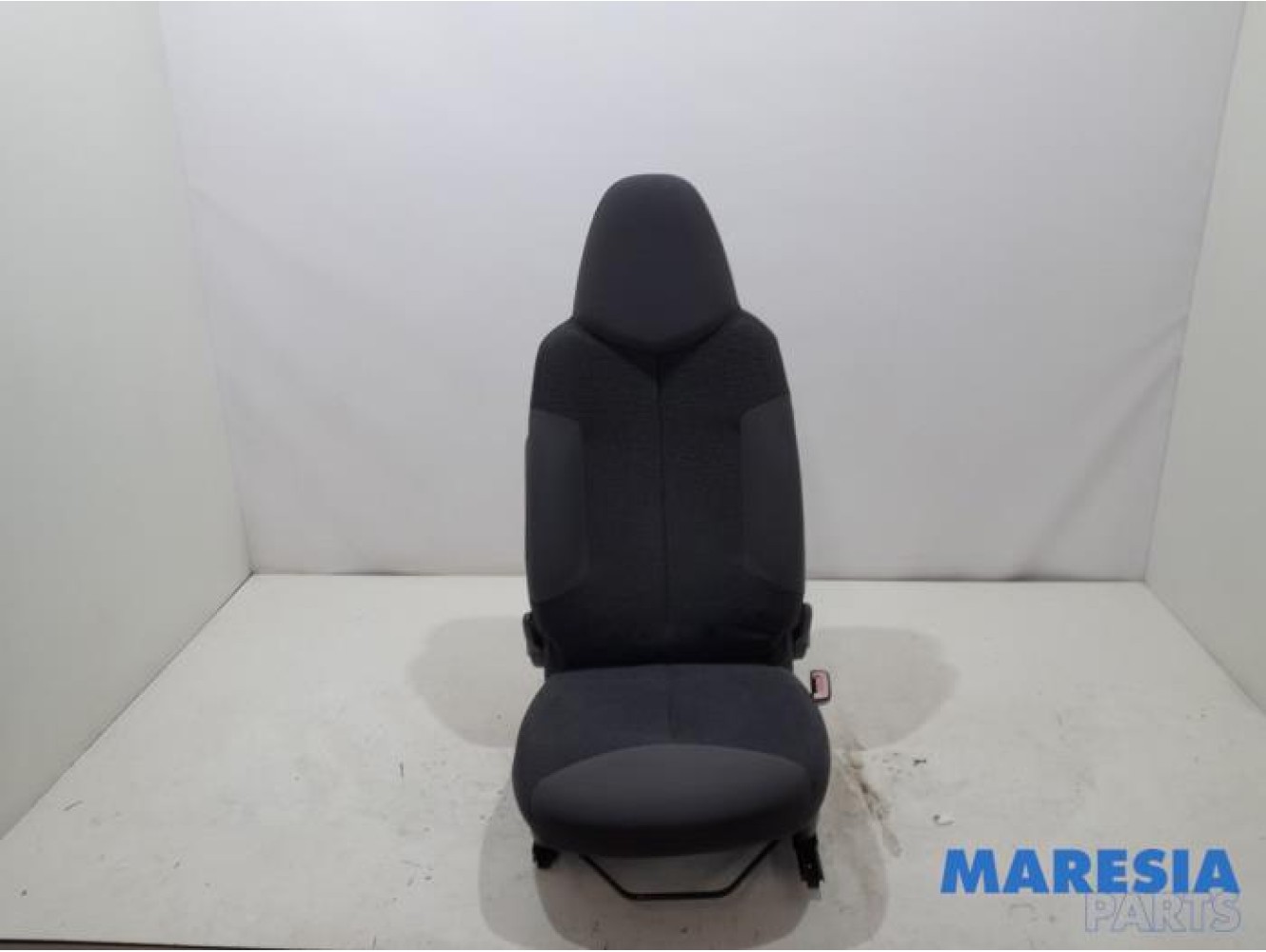 Peugeot - 107 - Seat, right