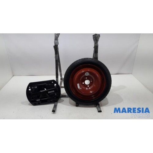 Renault - Captur - Krikset + reservewiel