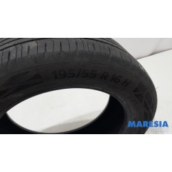 Renault - Clio - Tyre