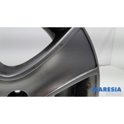 Renault - Clio - Wheel